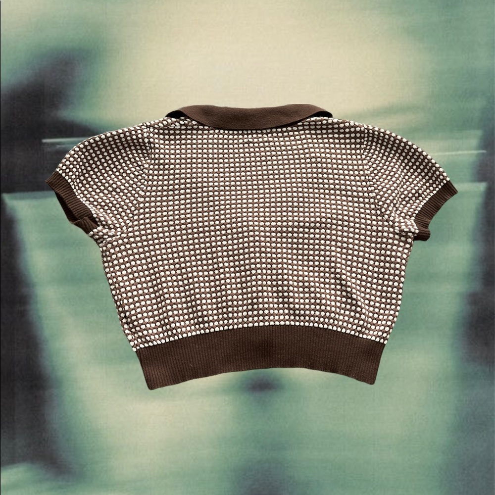 Collared button up crop top - Picture 2 of 3